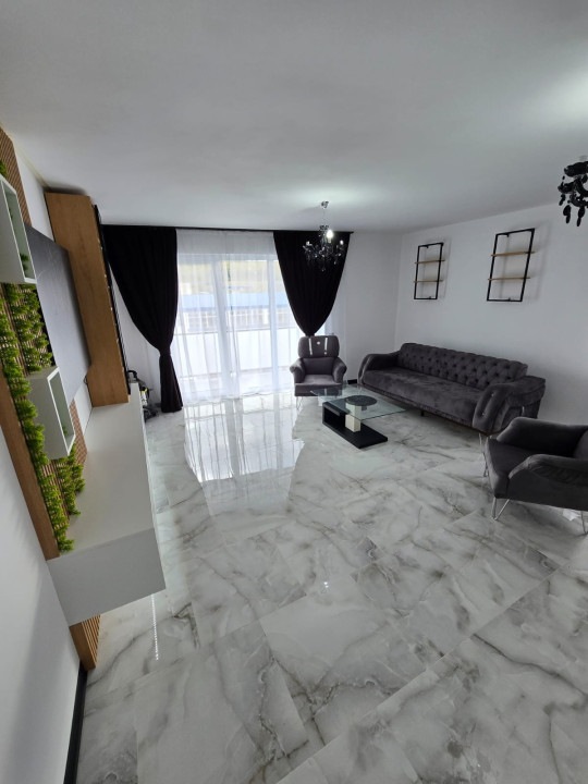 Apartament cu 3 camere decomandate