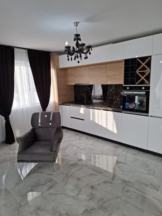 Apartament cu 3 camere decomandate