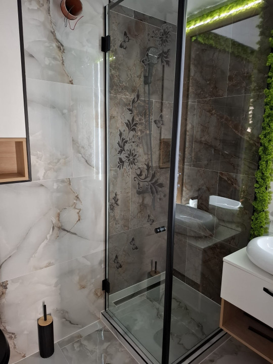 Apartament cu 3 camere decomandate