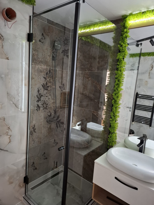 Apartament cu 3 camere decomandate