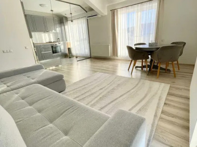 Apartament cu 3 camere, 78 mp, parcare, balcon, zona Eroilor