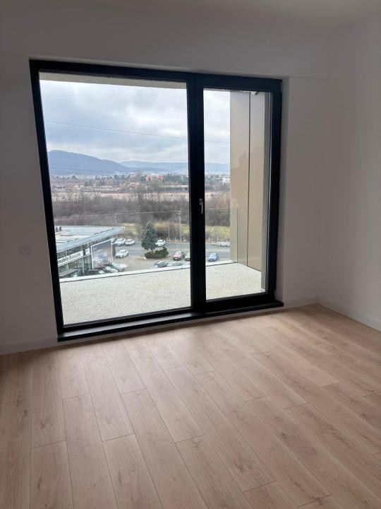 Apartament de 2 camere , 49 mp, finisat , BMW