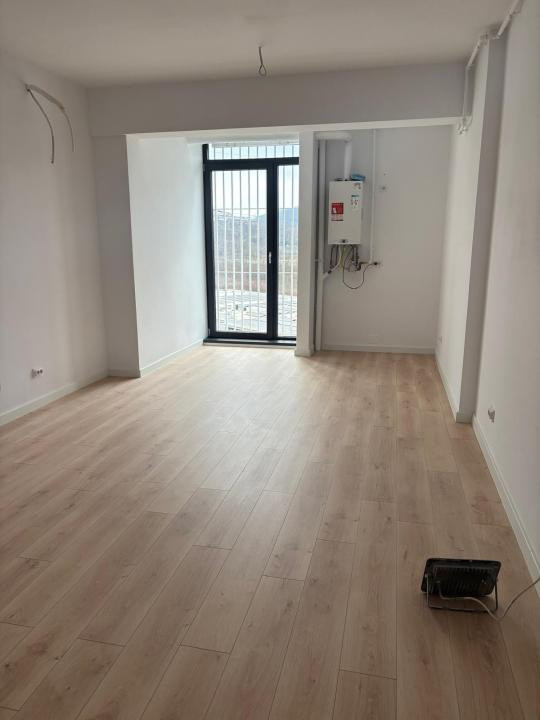 Apartament de 2 camere , 49 mp, finisat , BMW