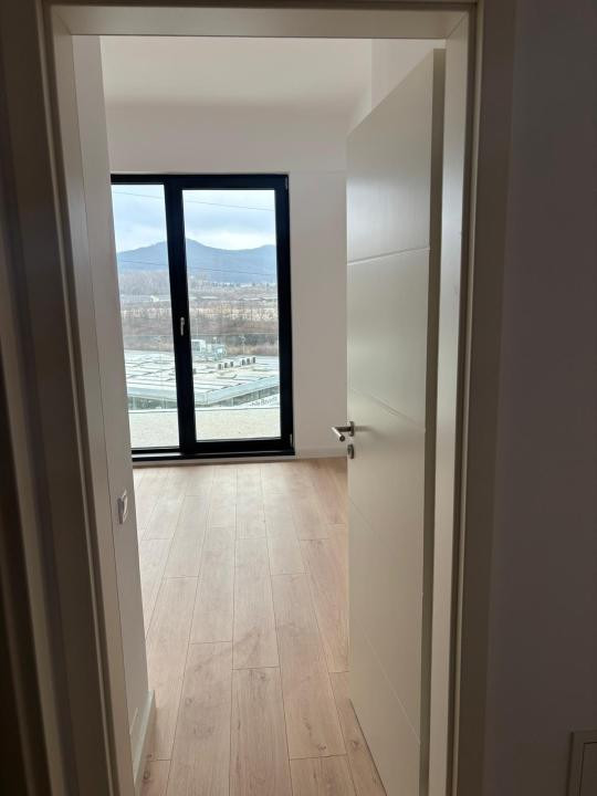 Apartament de 2 camere , 49 mp, finisat , BMW