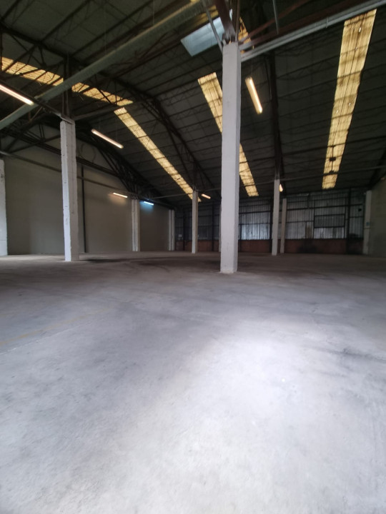 Hala de inchiriat  530MP 