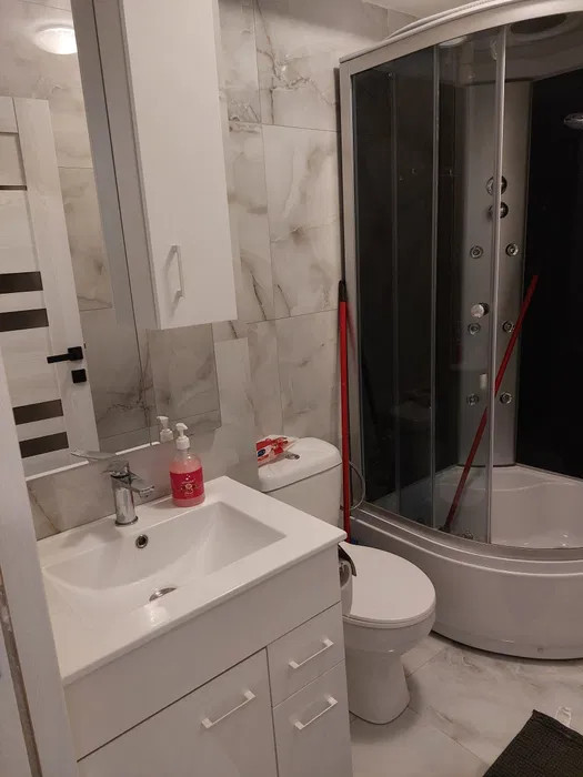 Apartament cu 2 camere, 40 mp, balcon, zona Porii