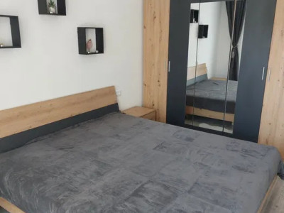 Apartament cu 2 camere, 40 mp, balcon, zona Porii