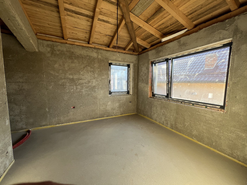 Casa alipita, 5 camere , semifinisata , Gruia