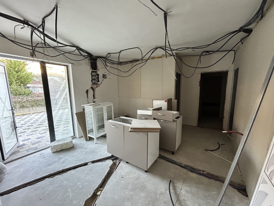 Spatiu comercial semifinisat 86 mp utili Borhanci 