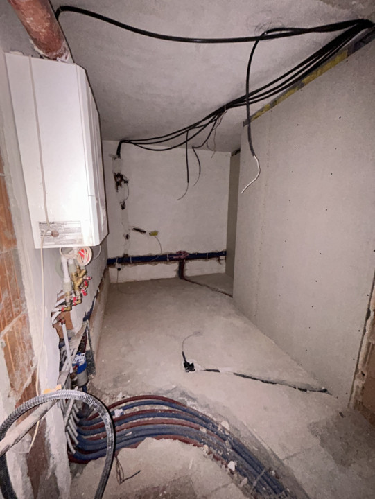 Spatiu comercial semifinisat 86 mp utili Borhanci 