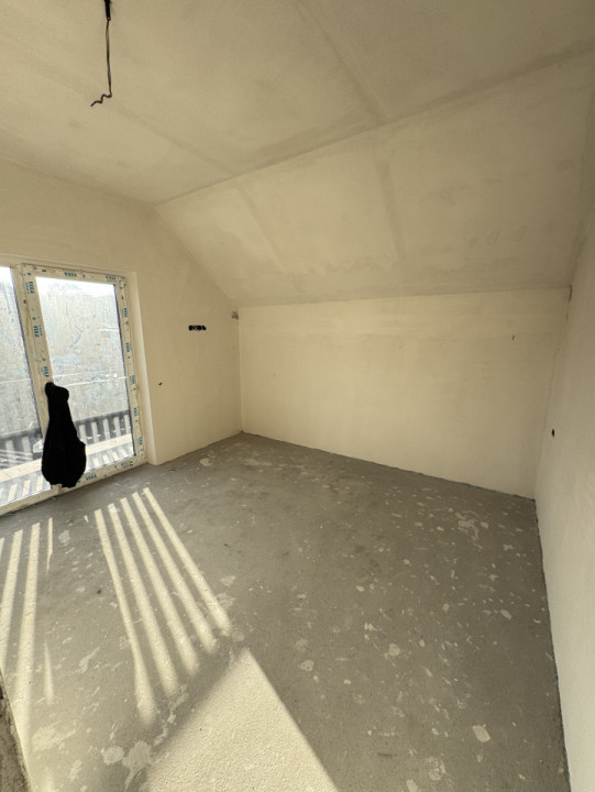 Casa Individuala, 5 camere, 120 mp, teren liber 590 mp, Chinteni