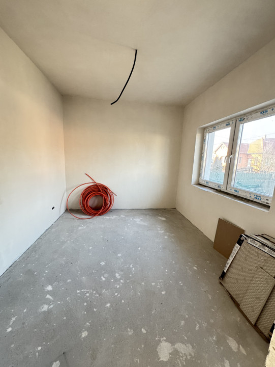 Casa Individuala, 5 camere, 120 mp, teren liber 590 mp, Chinteni