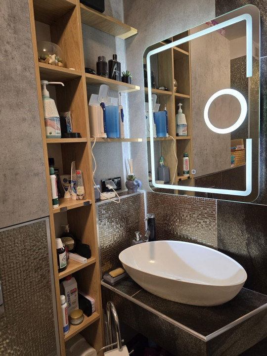 Apartament cu 3 camere, 66 mp, 2 parcari, gradina, zona Terra