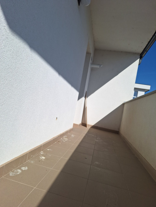 Apartament cu 3 camere, 71 mp, 2 bai, parcare, zona Eroilor