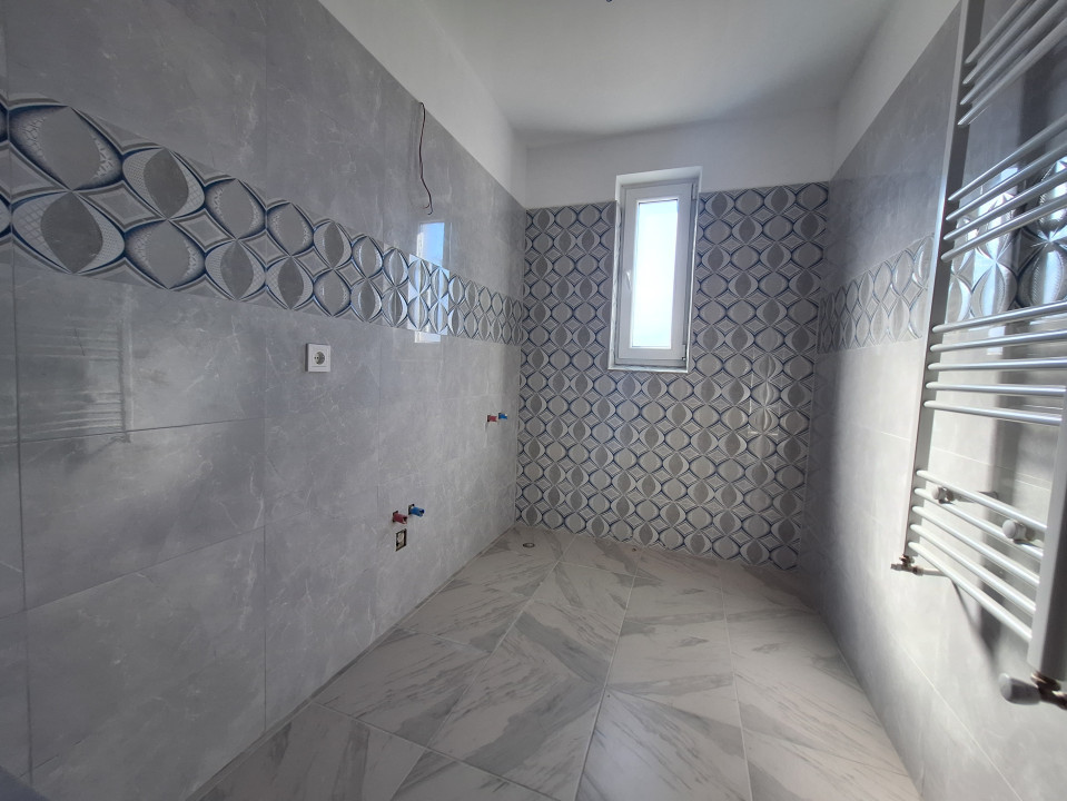 Apartament cu 3 camere, 71 mp, 2 bai, parcare, zona Eroilor