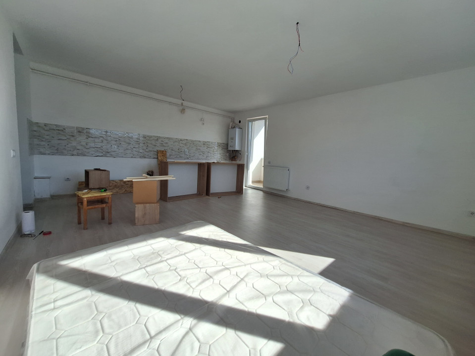 Apartament cu 3 camere, 71 mp, 2 bai, parcare, zona Eroilor