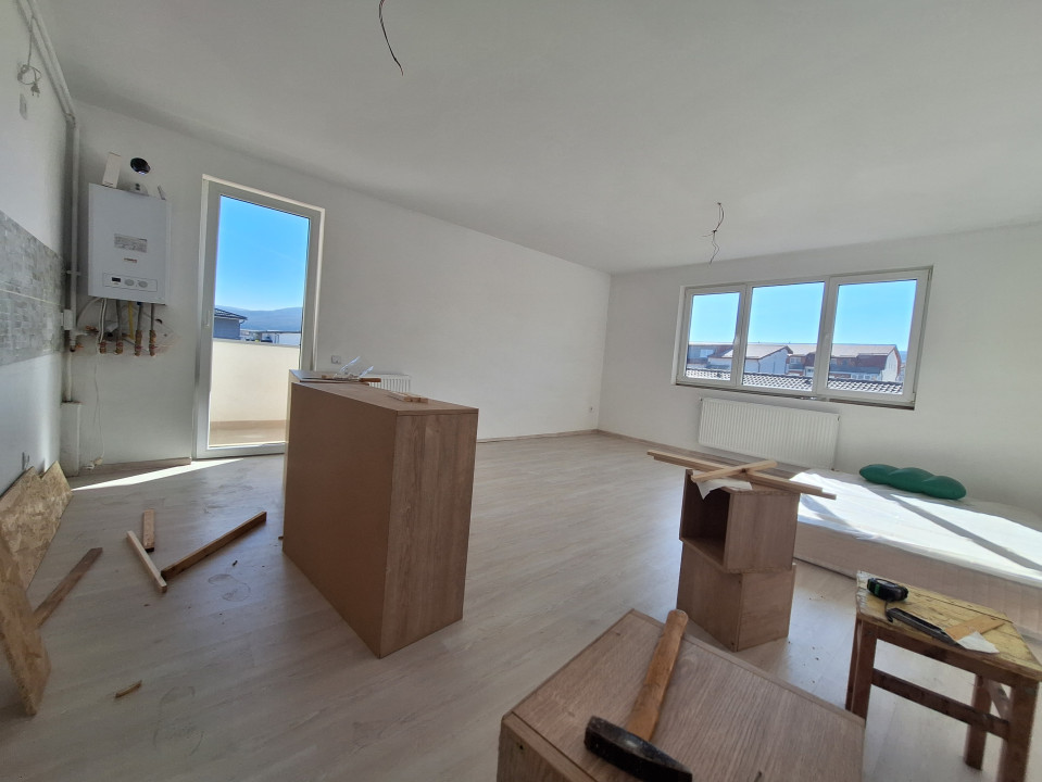 Apartament cu 3 camere, 71 mp, 2 bai, parcare, zona Eroilor