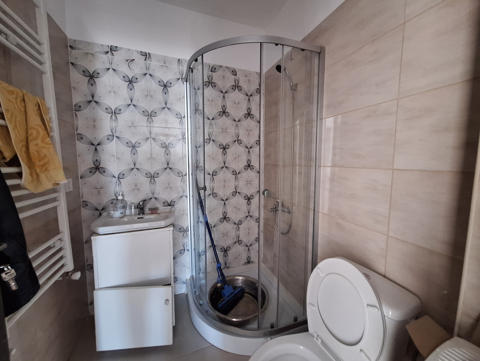 Apartament cu 3 camere, 71 mp, 2 bai, parcare, zona Eroilor