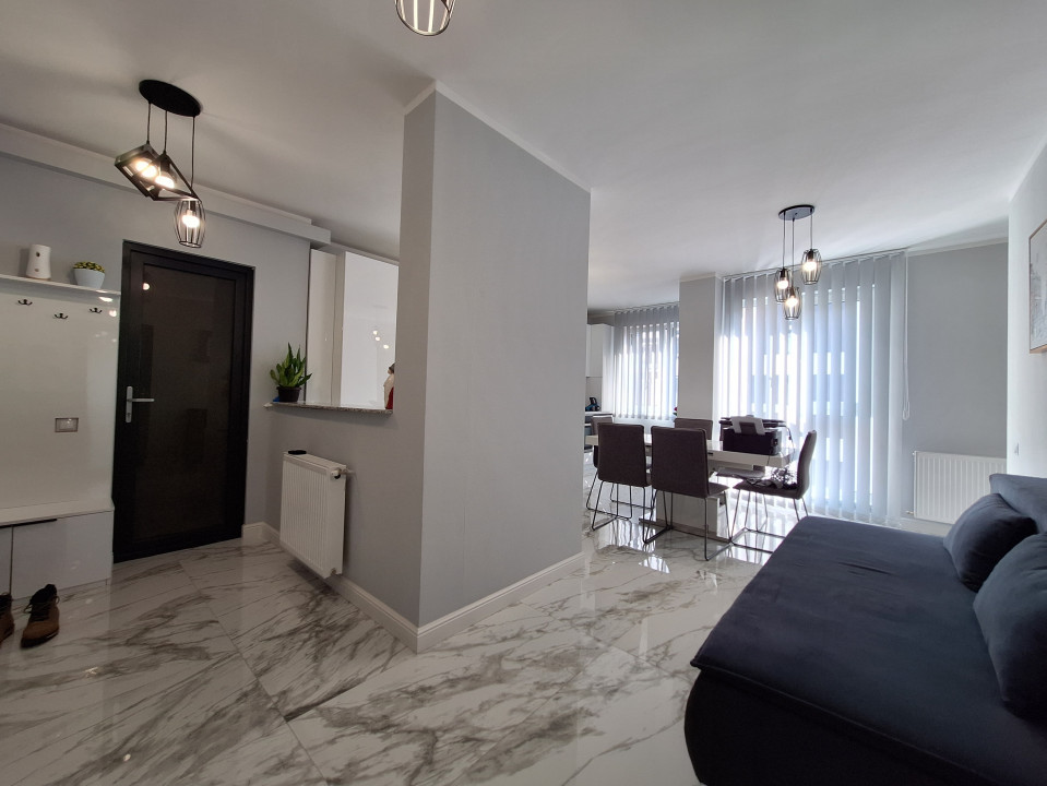 Apartament cu 2 camere, 55 mp, balcon, zona Eroilor