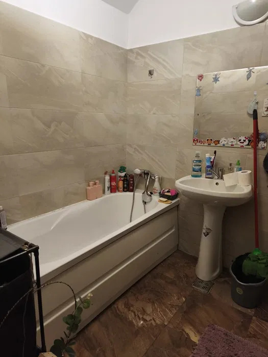 Apartament cu 2 camere, 56 mp, zona Florilor