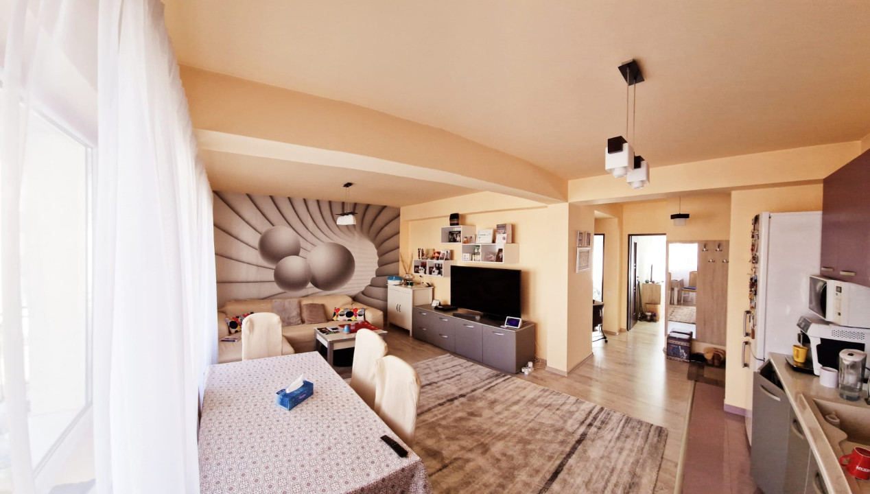 Apartament de 3 camere, finisat mobilat, parcare exterioara,Urusagului