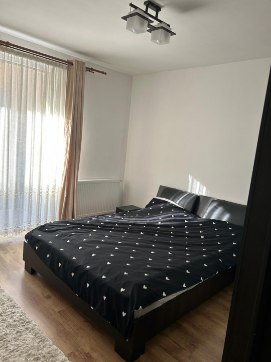 Apartament de 2 camere decomandat, 50.5 mp,parcare zona Porii