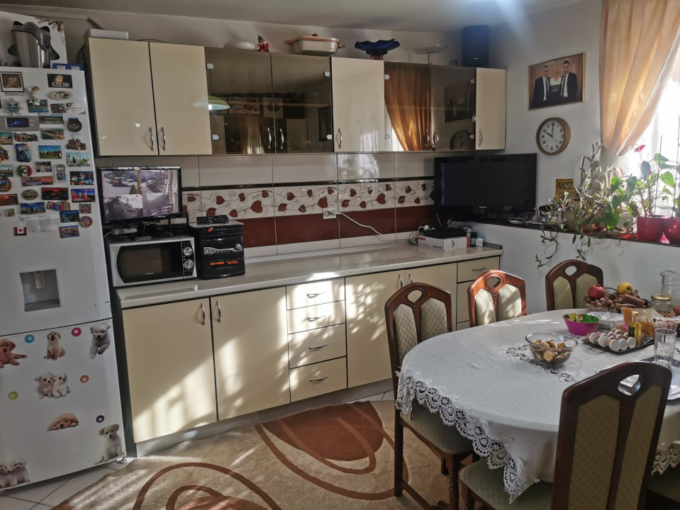 Casă individuală, cu 3 camere, pod, pivniță, 110 mp, Oașului 