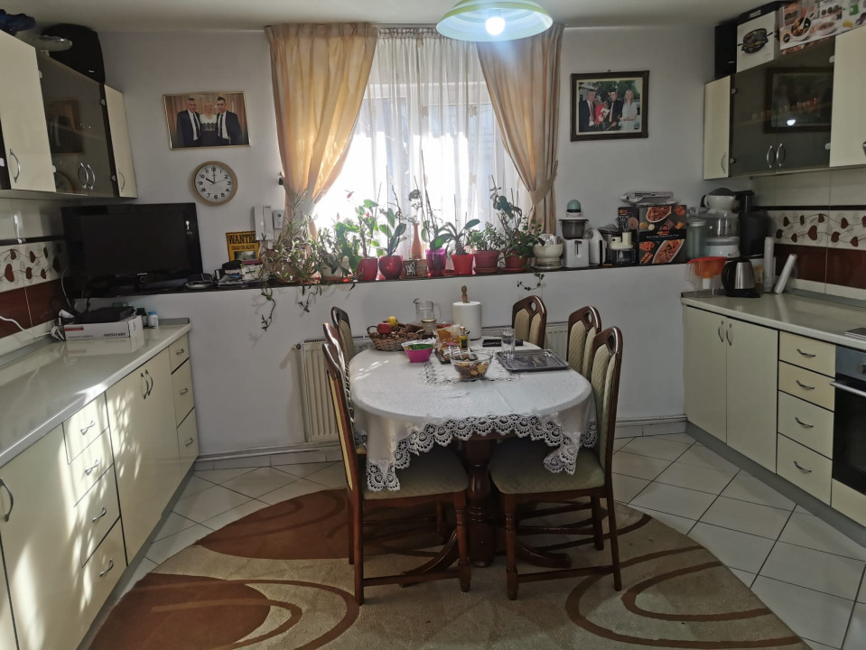 Casă individuală, cu 3 camere, pod, pivniță, 110 mp, Oașului 