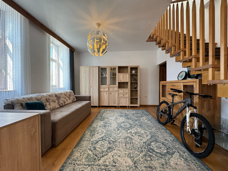 Apartament 3 camere, 80 mp, imobil tip casă, curte, zona CBC Mărăști