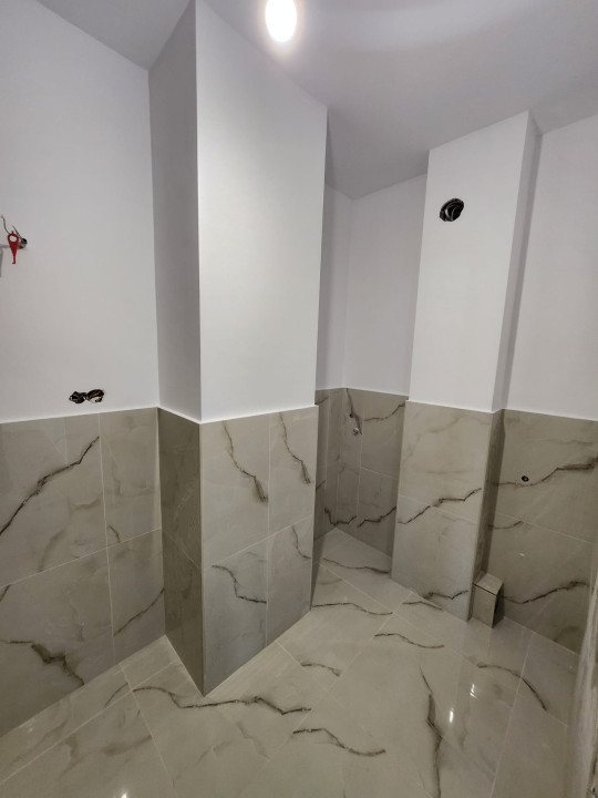 Apartament cu 3 camere, 59 mp, parcare, balcon, zona Eroilor