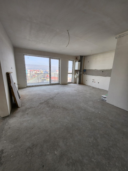 Apartament cu 3 camere, 59 mp, parcare, balcon, zona Eroilor