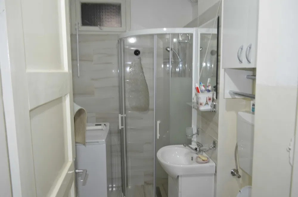 Apartament 2 camere 42 mp situat in  zona Horea