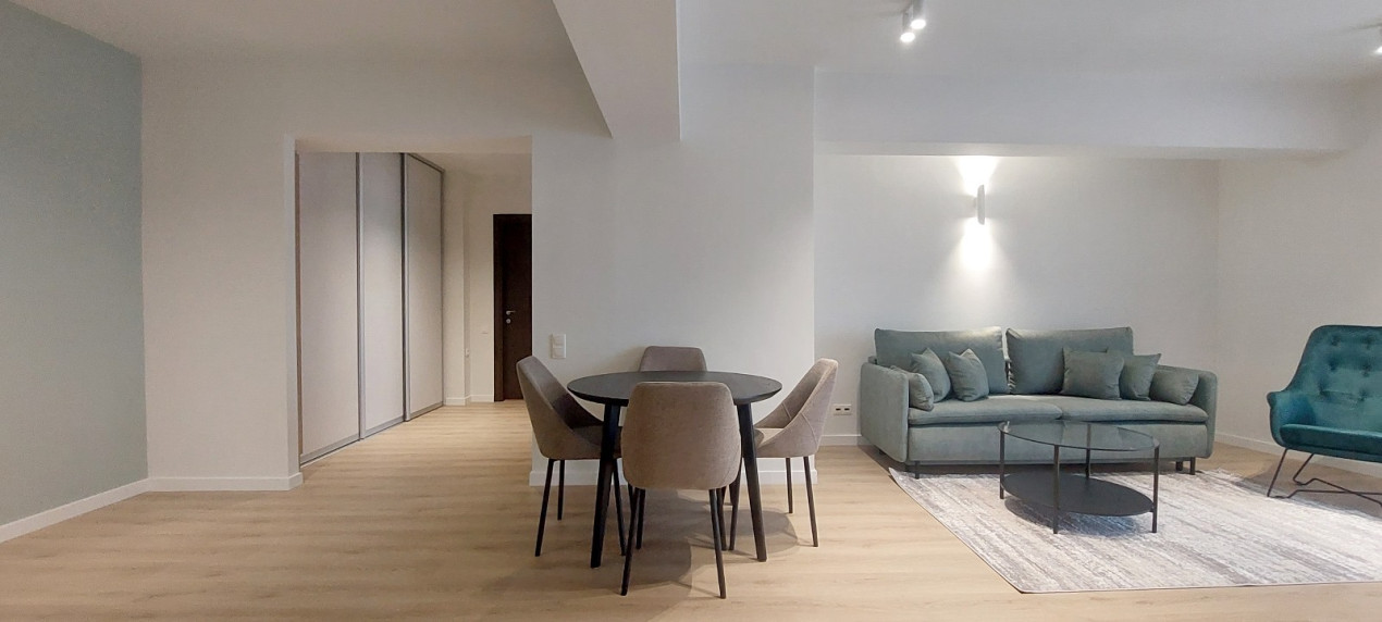 Apartament cu 2 camere de lux, 82mp in Plopilor 