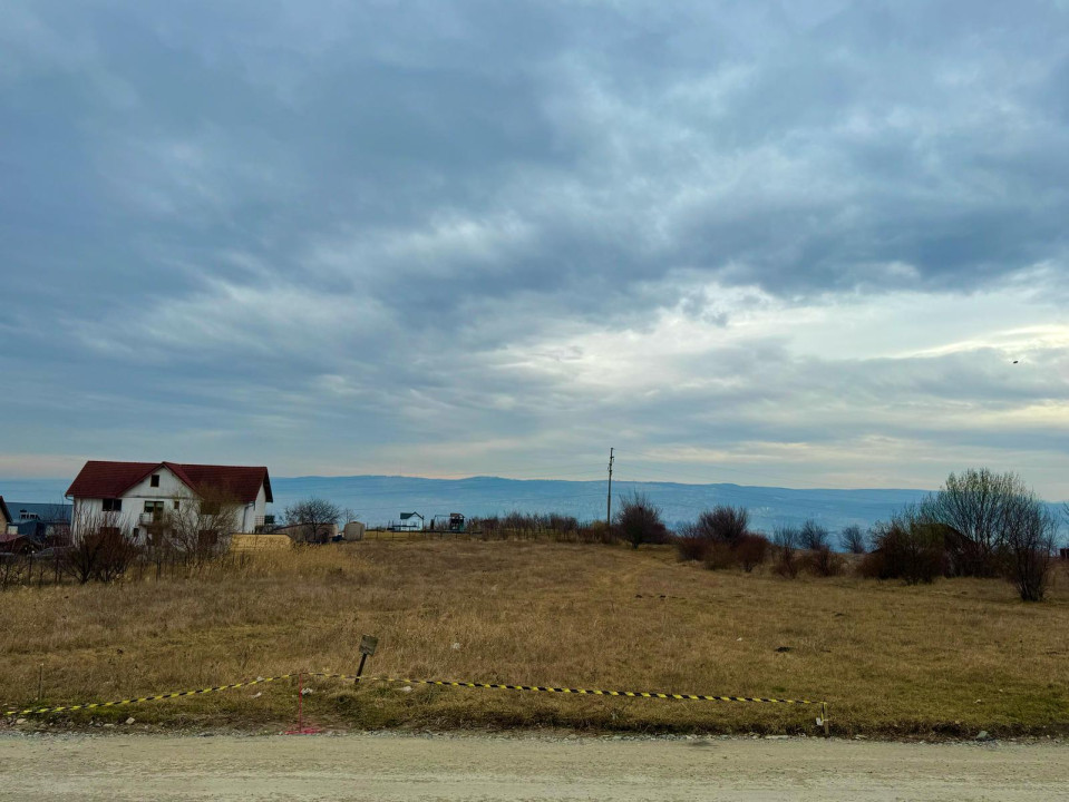 Teren intravilan 3500 mp cu vedere panoramică asupra Clujului, Dambul Rotund