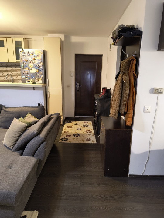 Apartament cu 3 camere, 58 mp, parcare, zona Terra