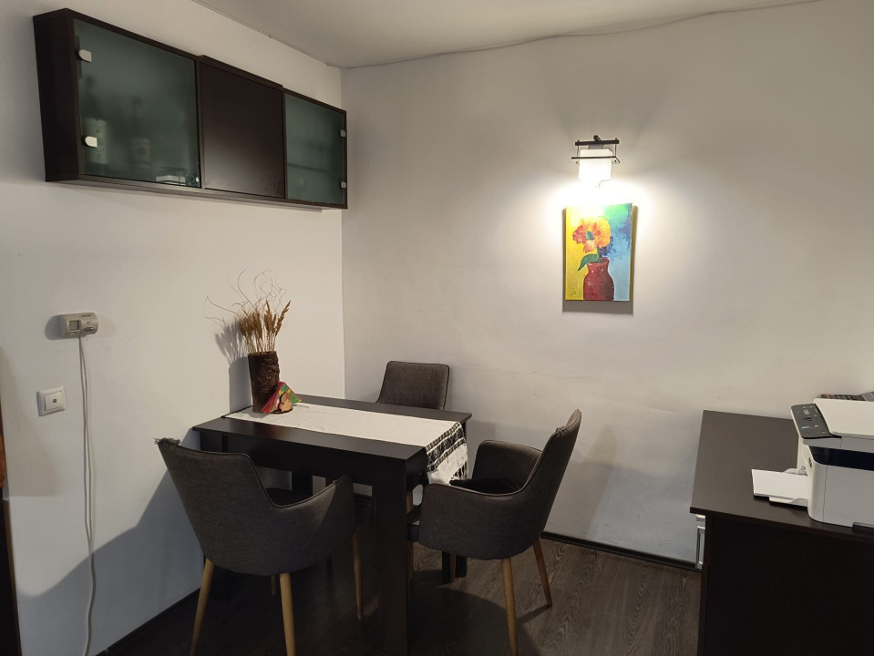 Apartament cu 3 camere, 58 mp, parcare, zona Terra