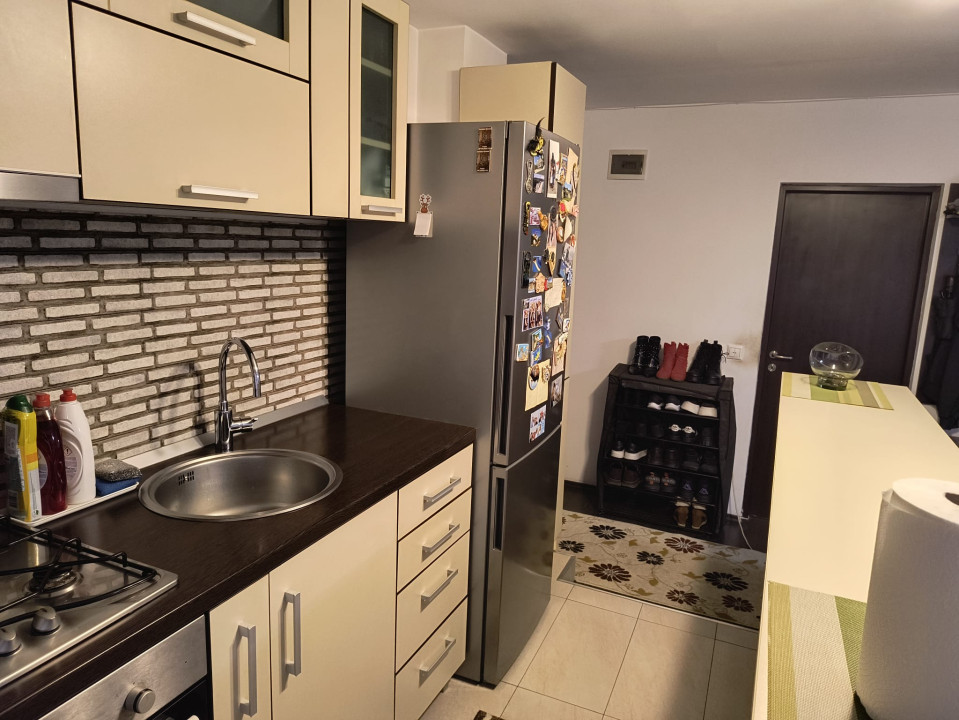 Apartament cu 3 camere, 58 mp, parcare, zona Terra
