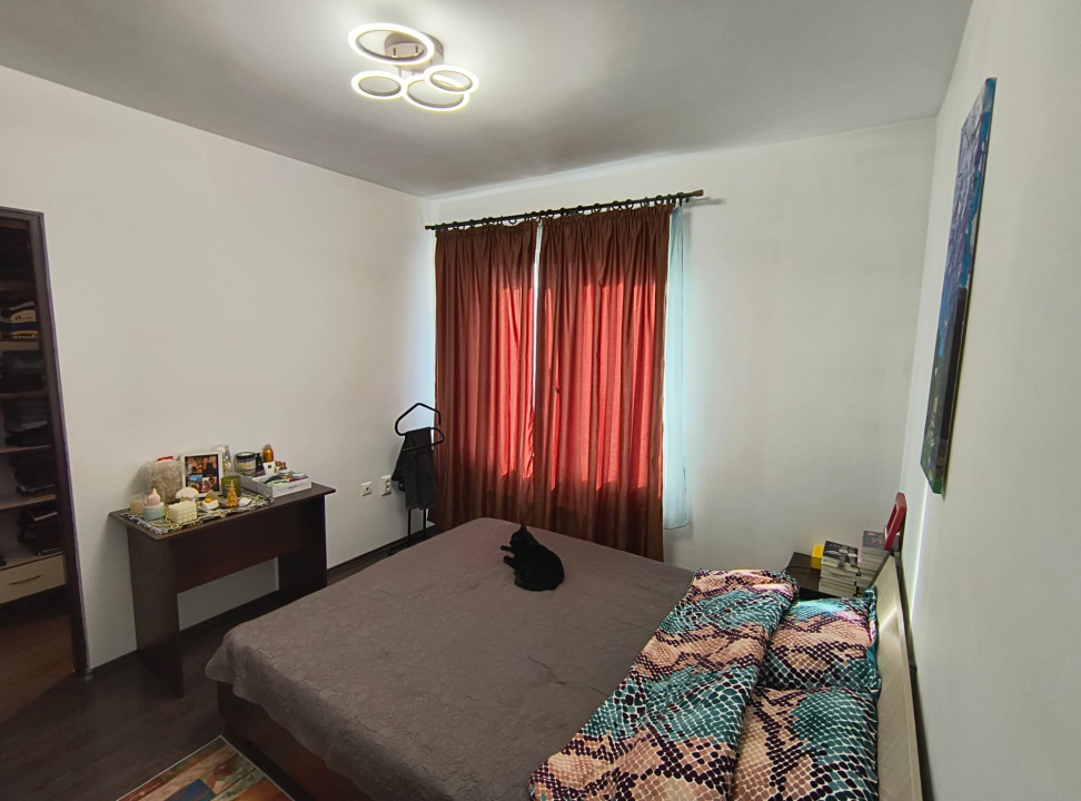 Apartament cu 3 camere, 58 mp, parcare, zona Terra