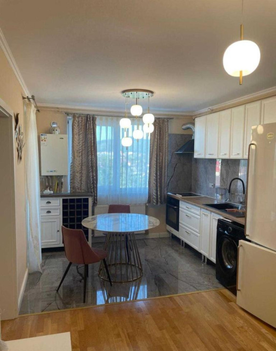 Apartament de vanzare, 57 mp, 3 camere, terasa acoperita, Zona Iazului