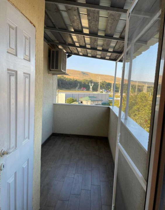 Apartament de vanzare, 57 mp, 3 camere, terasa acoperita, Zona Iazului