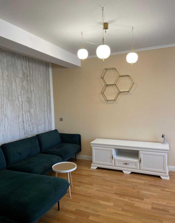 Apartament de vanzare, 57 mp, 3 camere, terasa acoperita, Zona Iazului