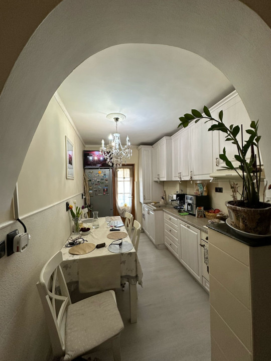 apartament cu 3 camere decomandate