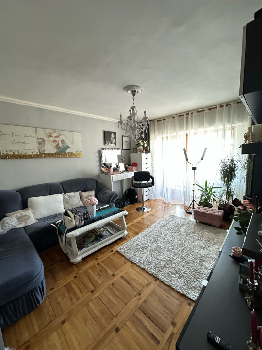 apartament cu 3 camere decomandate
