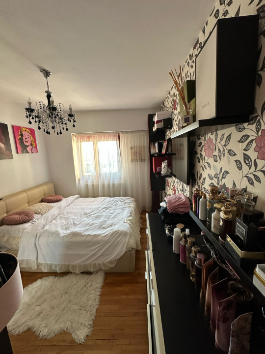 apartament cu 3 camere decomandate