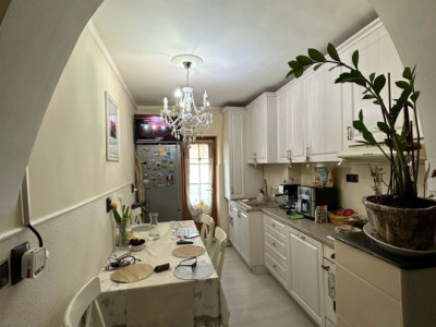 apartament cu 3 camere decomandate