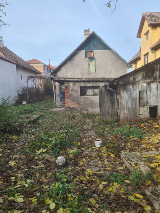 Casa cu teren, 90,2 mp utila cu 1,025 mp teren, zona Centrala 