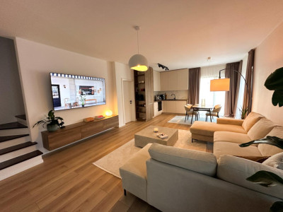 Casa ultrafinisata,cu 5 camere,3 bai,curte,terasa si 2 locuri de parcare