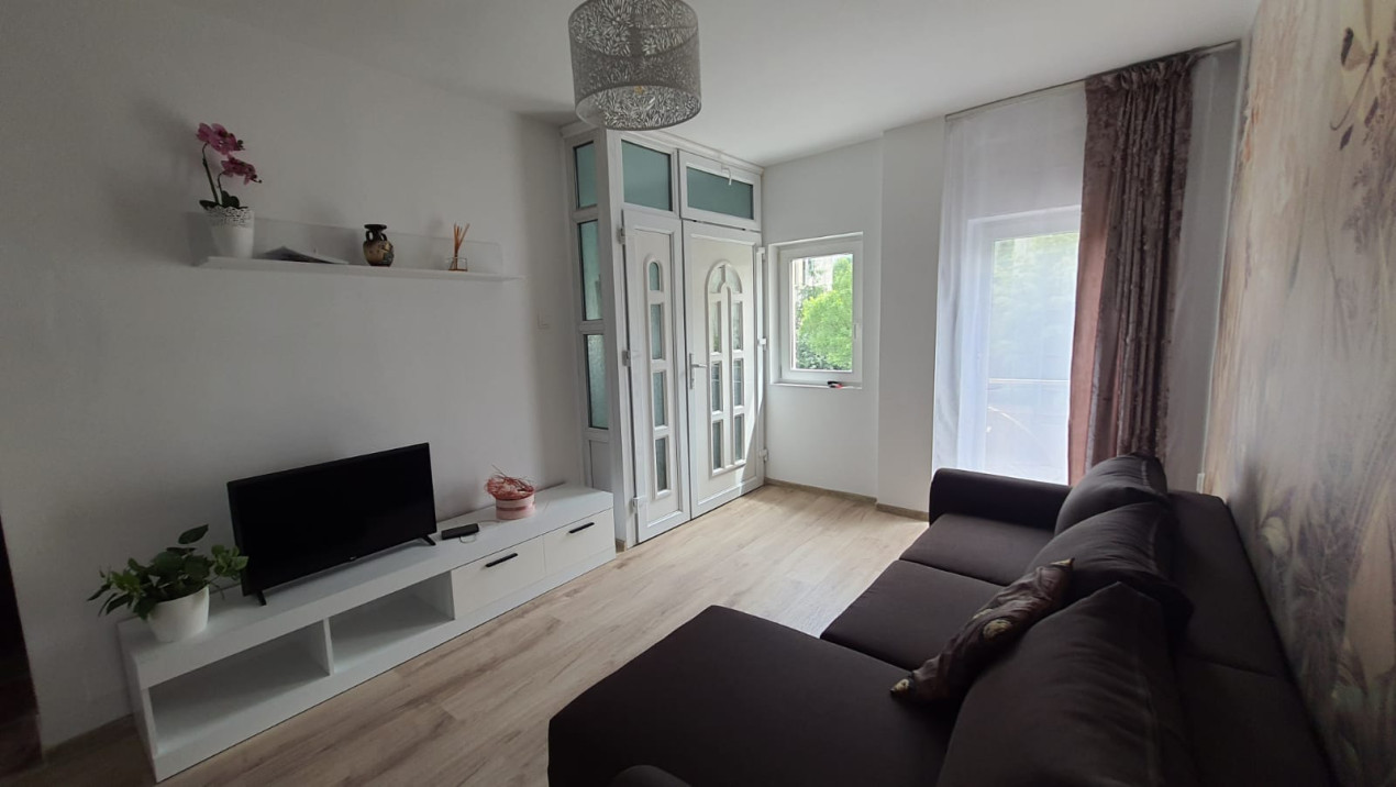 Apartament 3 camere, 100 mp utili, imobil tip vilă, parcare, zona Stadion CFR