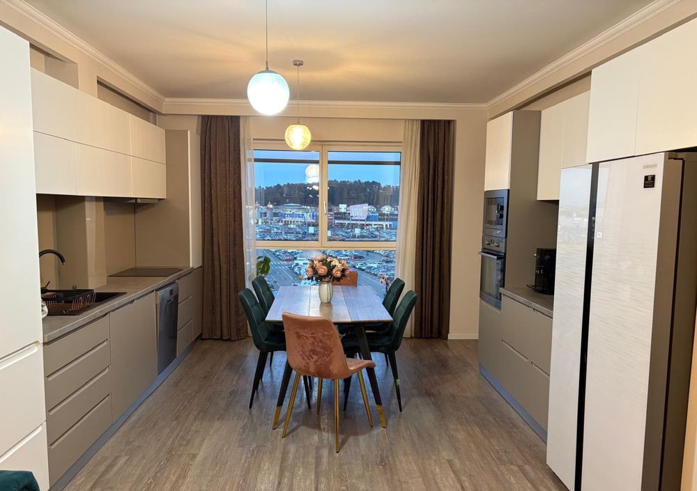 Apartament de 3 camere, 86 mp utili, Mobilat Modern, Zona VIVO