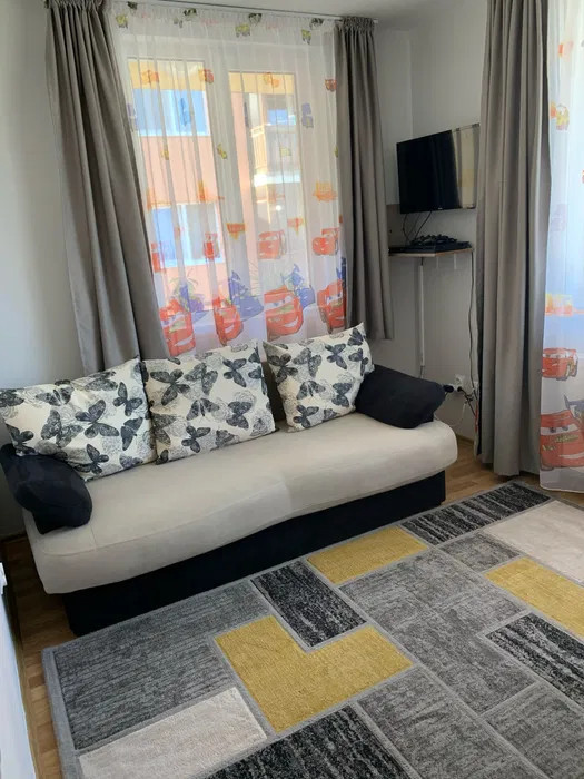 Apartament cu 2 camere, 50 mp, balcon, zona Eroilor